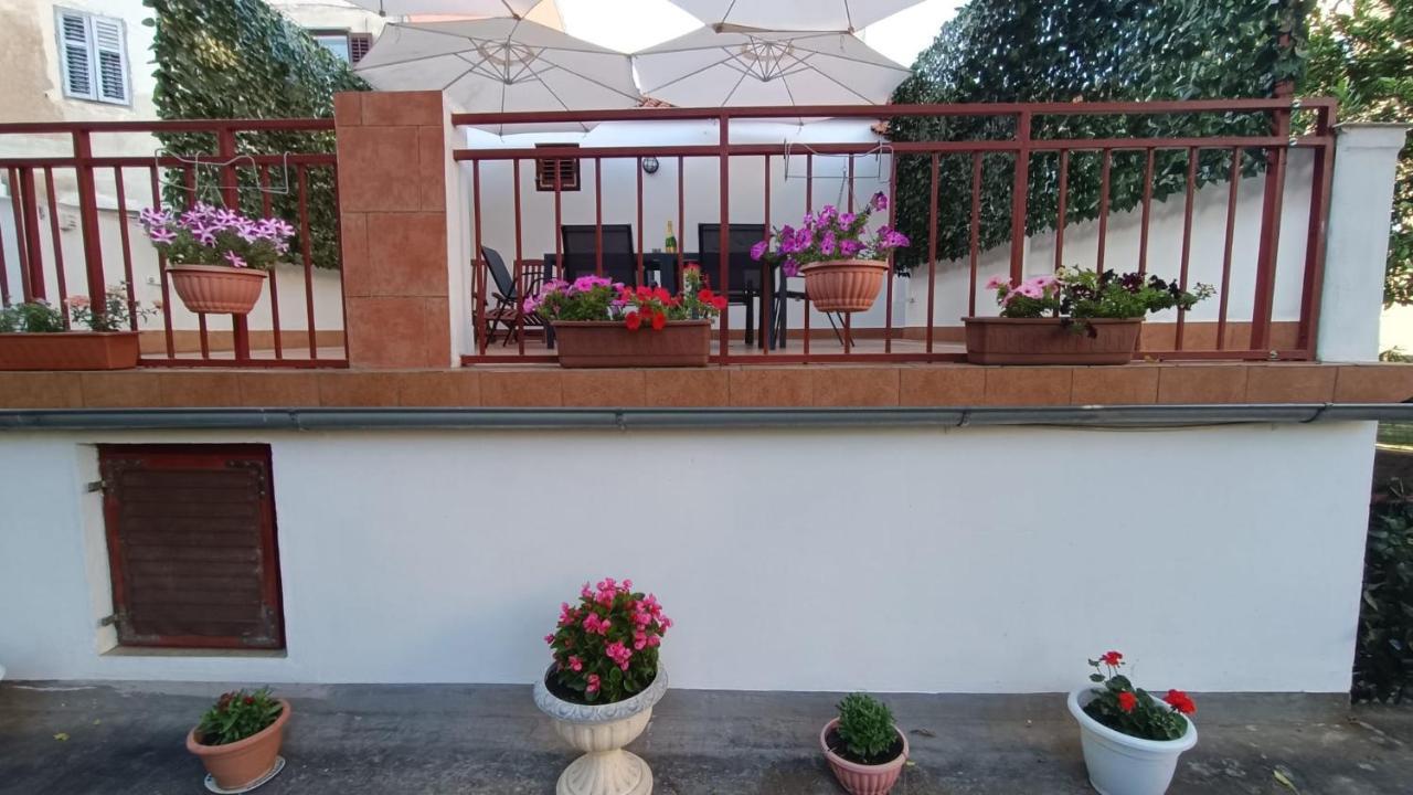 Studio apartment Jemi Pola Esterno foto