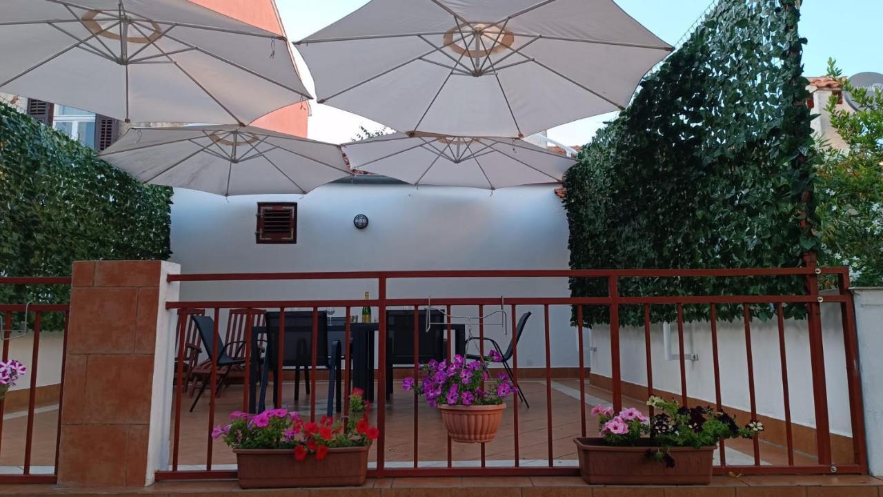 Studio apartment Jemi Pola Esterno foto